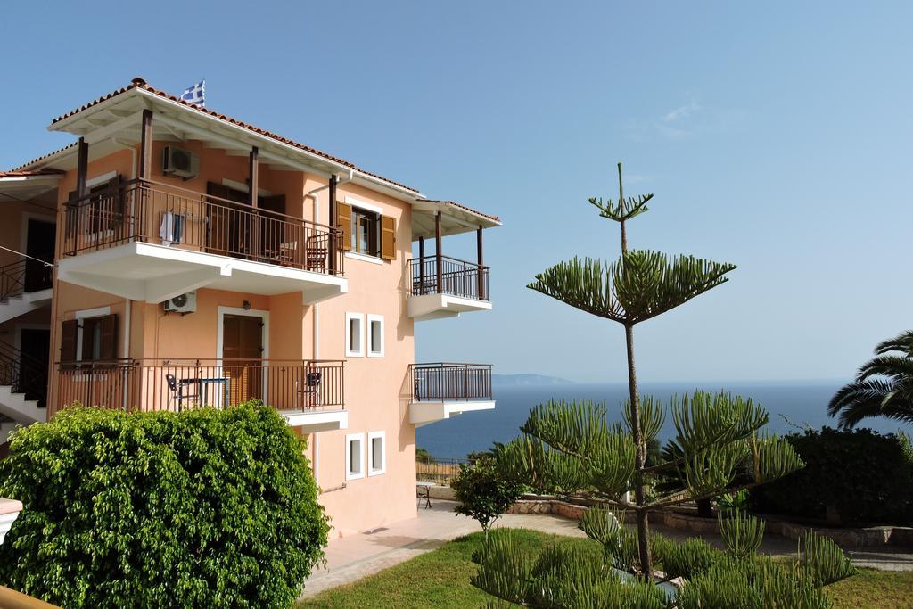 Aristomenis Studios Vlachata Exterior photo